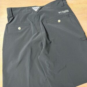 Columbia Men's Black Shorts